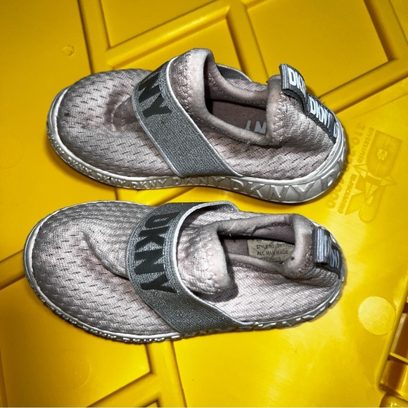 DKNY Pink Sparkle Logo Slip On Sneakers Toddler Girls Size 6 - Picture 4 of 7